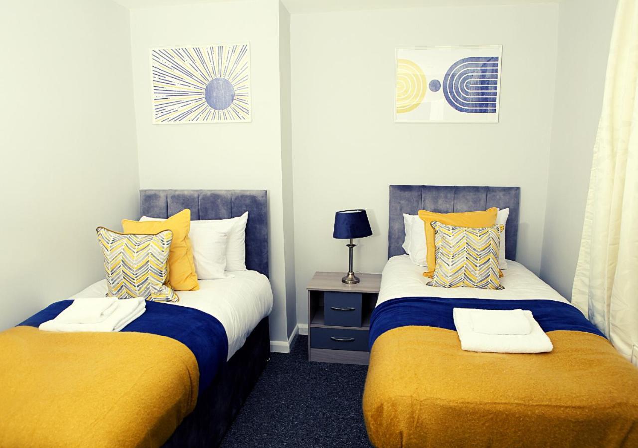 3-Bed House With Parking Near London O2 Appartement Buitenkant foto