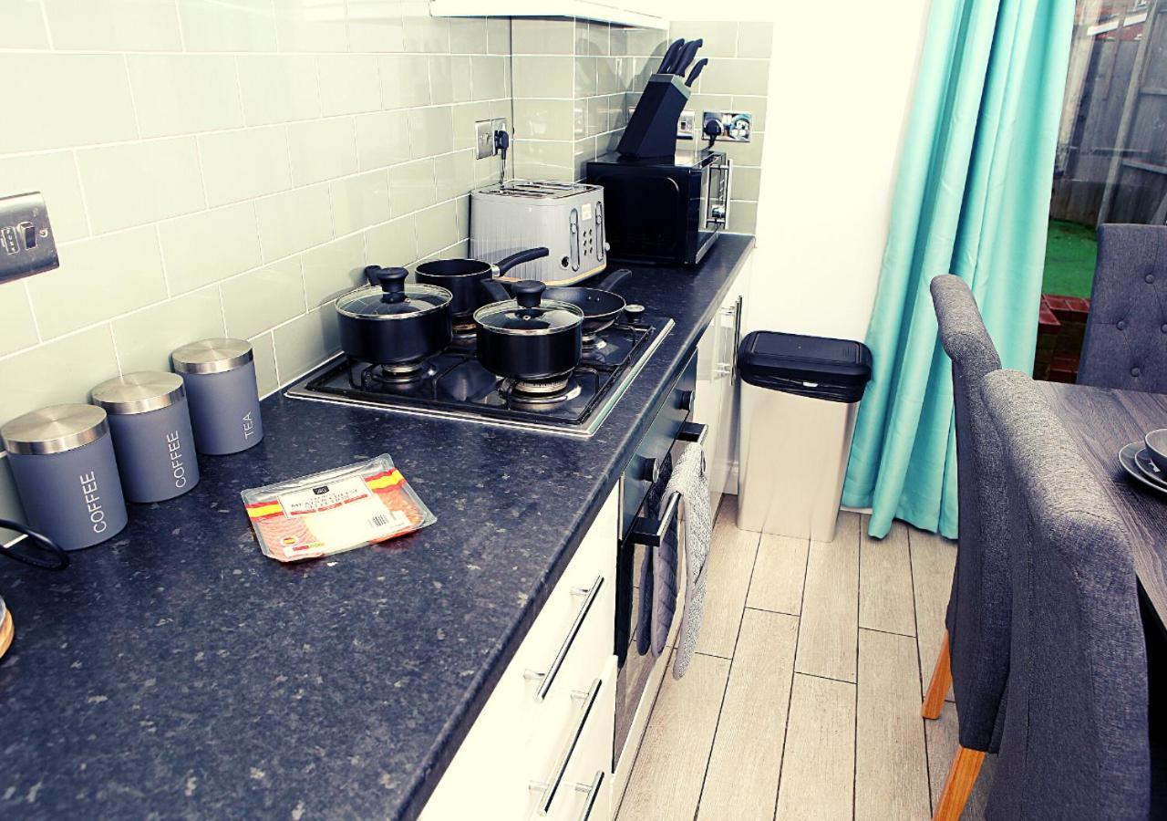 3-Bed House With Parking Near London O2 Appartement Buitenkant foto